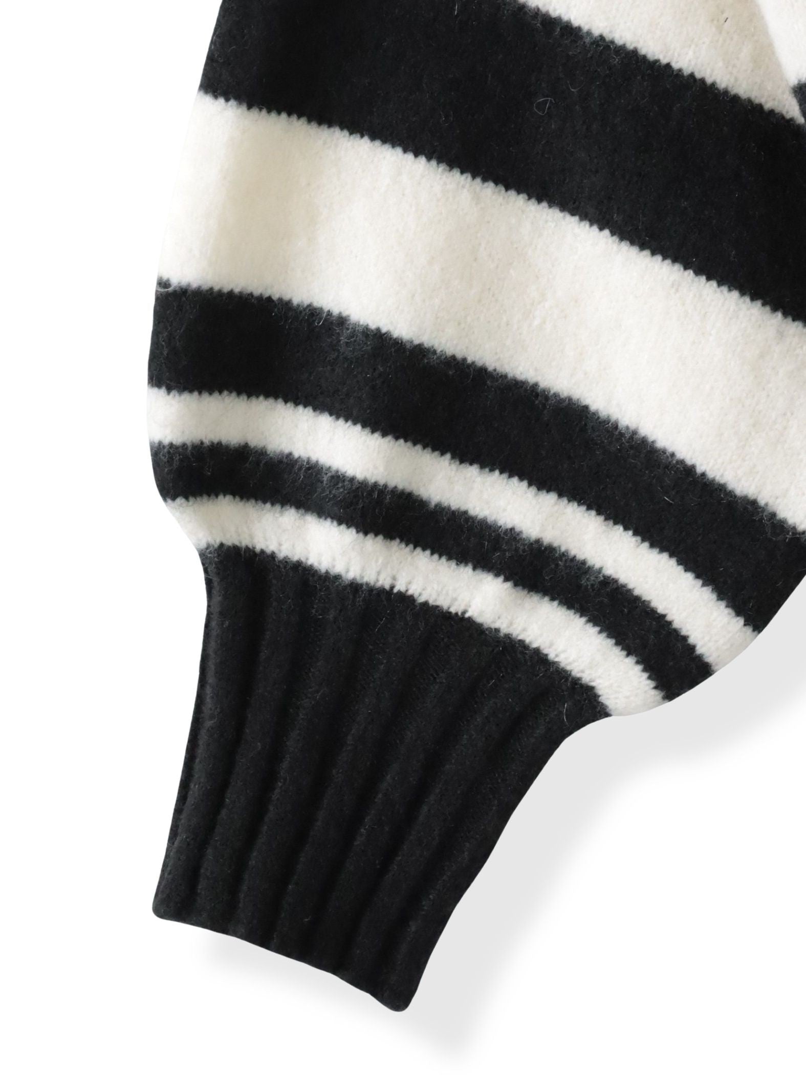 【WEB限定】”ふんわり着心地”ランダムボーダーニット