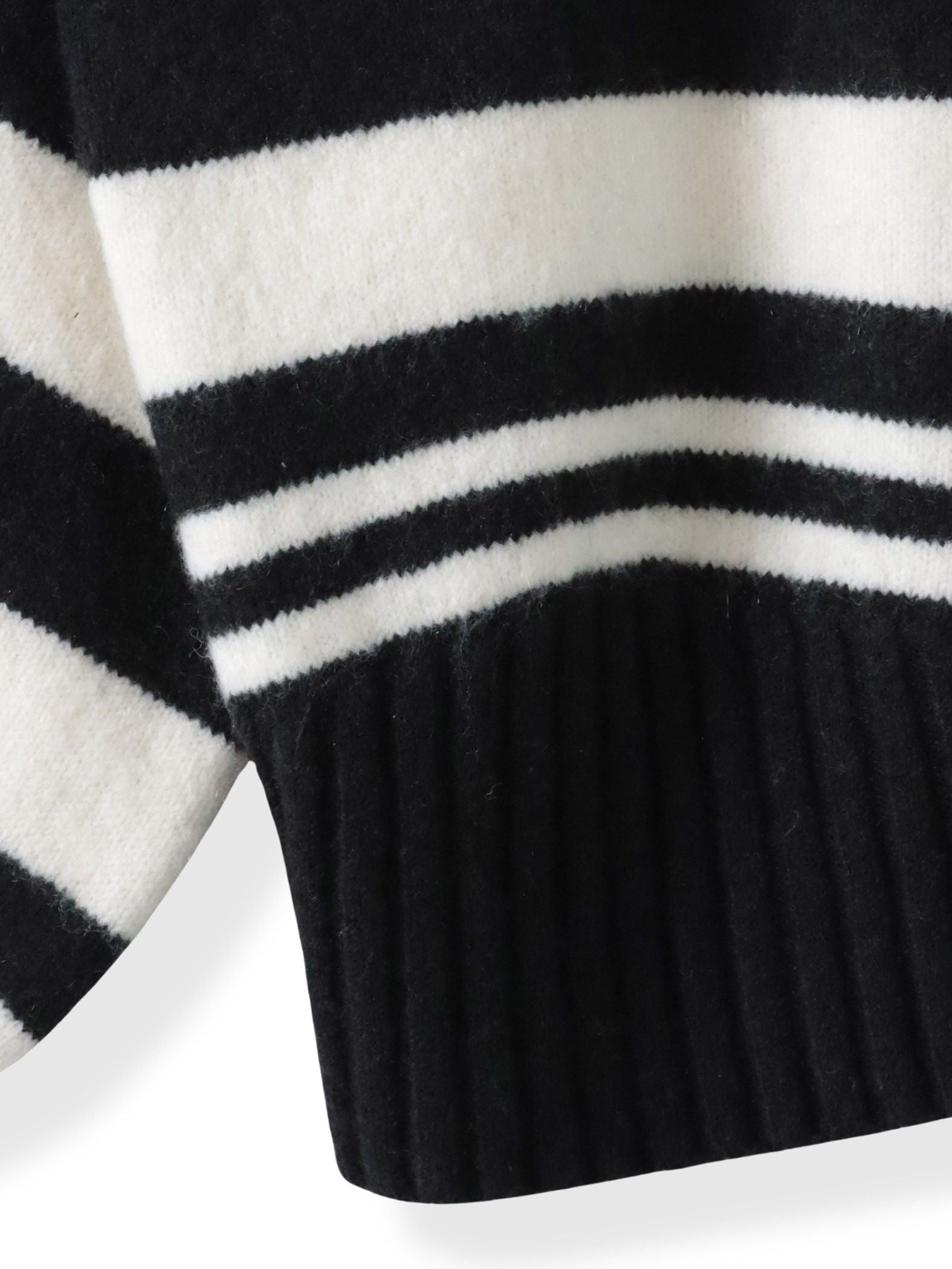 【WEB限定】”ふんわり着心地”ランダムボーダーニット