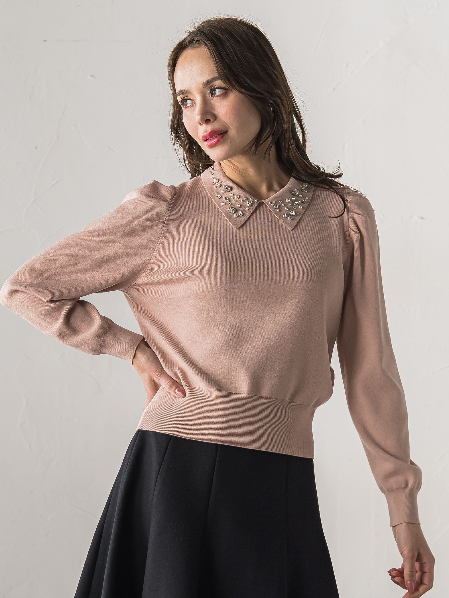 【新色追加】襟ビジューニット