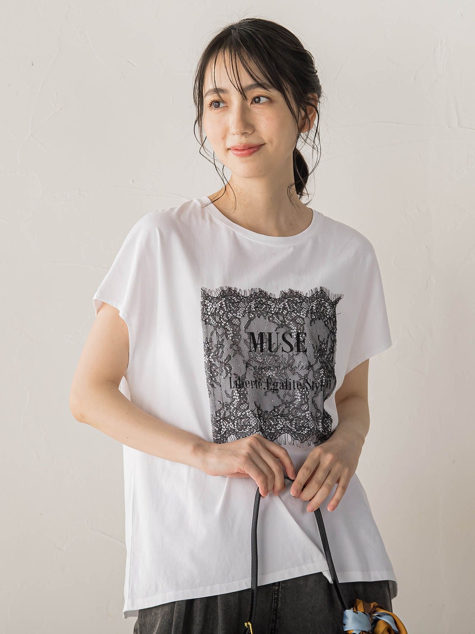 レースたたき付けプリントTシャツ
