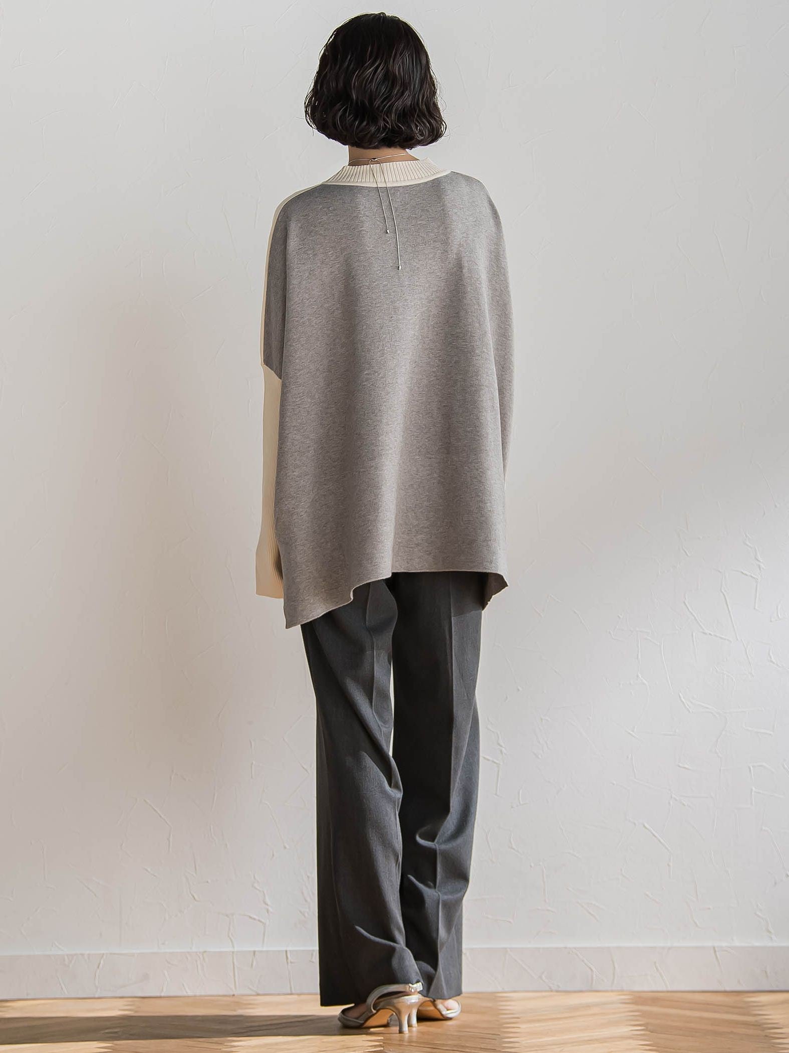 【WEB限定】”前後で印象が変わる”ドルマンバイカラーニット