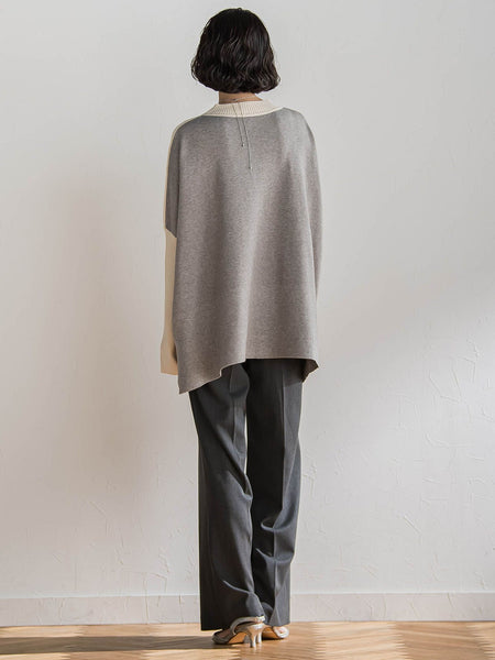 【WEB限定】”前後で印象が変わる”ドルマンバイカラーニット