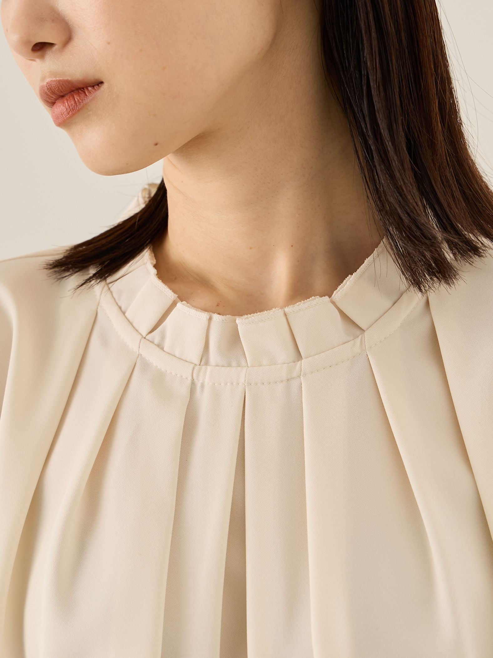 エステールギャバジンハイネックブラウス≪手洗い可能≫