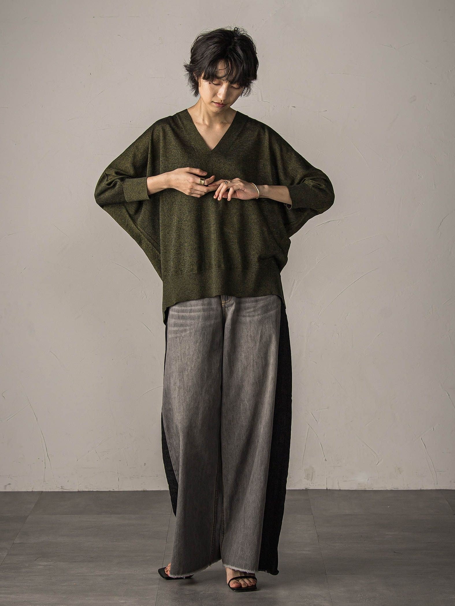 LEVITAシアーVネックドルマンニットプルオーバー≪手洗い可能≫