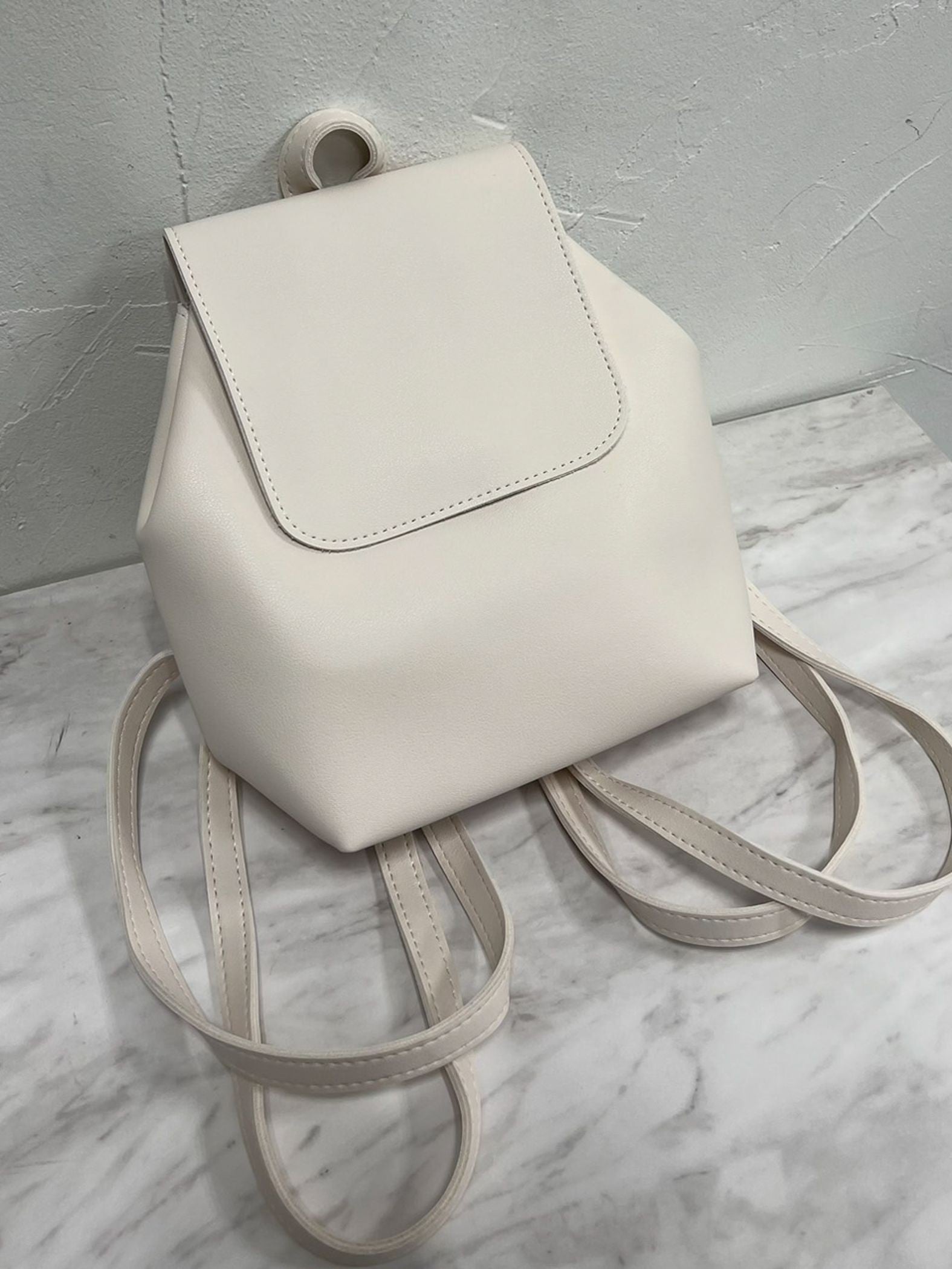 【KOREAN ITEM】フェイクレザーリュックショルダーバッグ