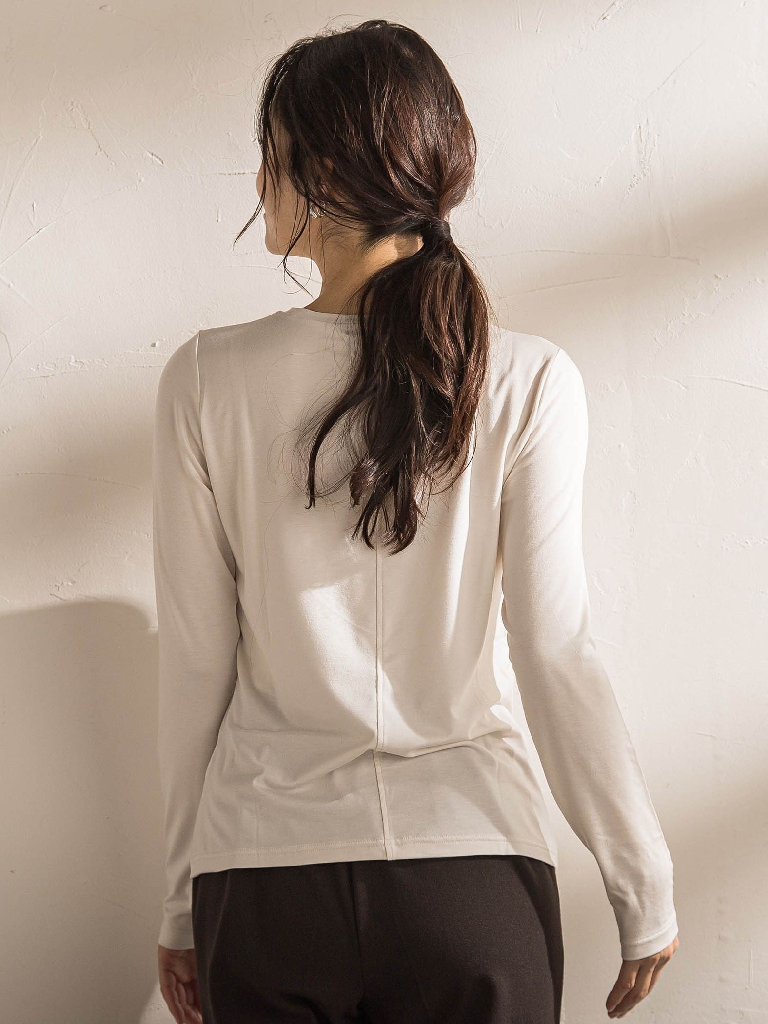 【WEB限定】吸湿発熱スムースタッチカットソー