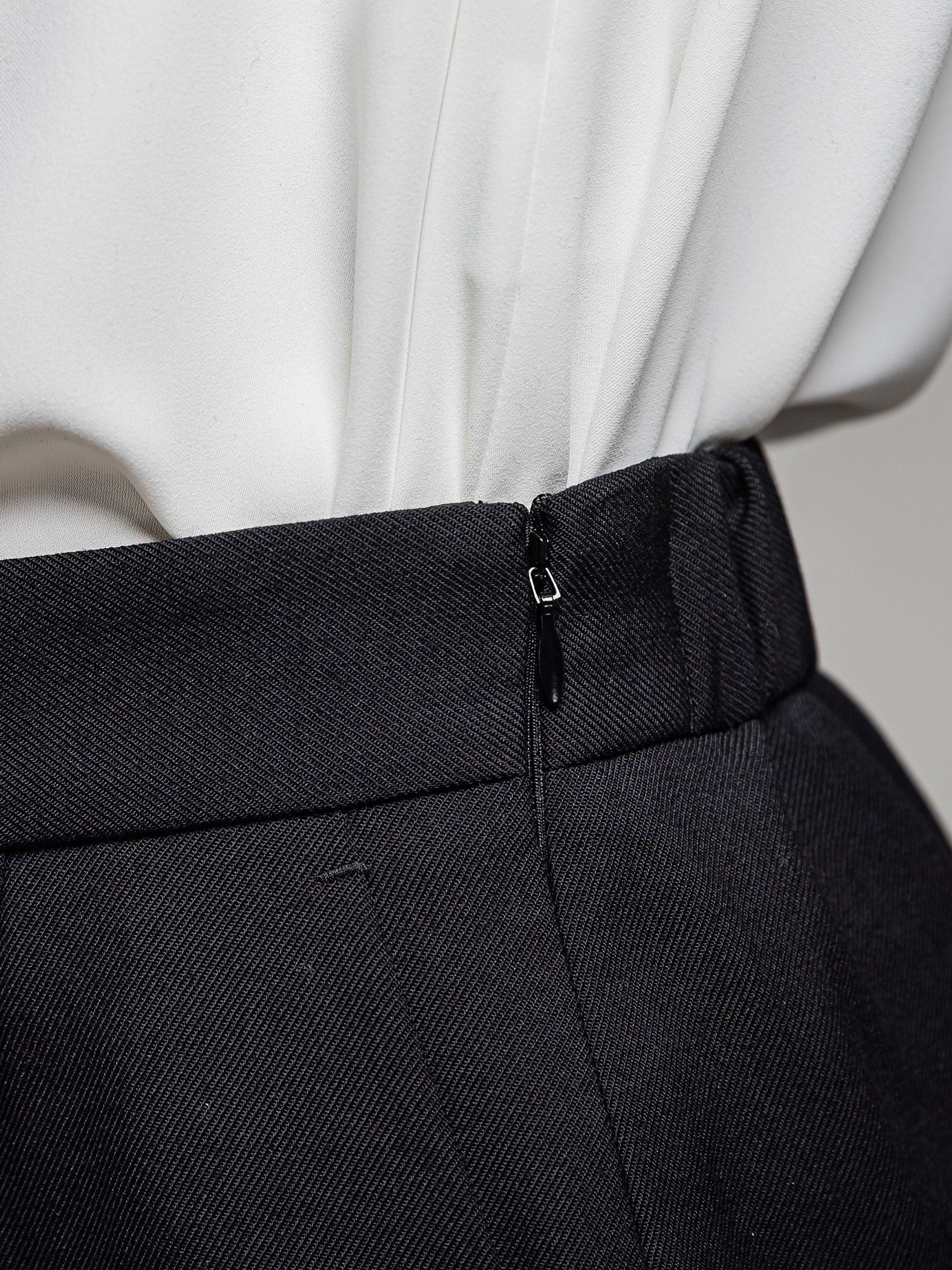 ミュールクルギャバテーパードパンツ