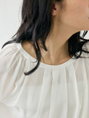 ホイップタックスリーブブラウス