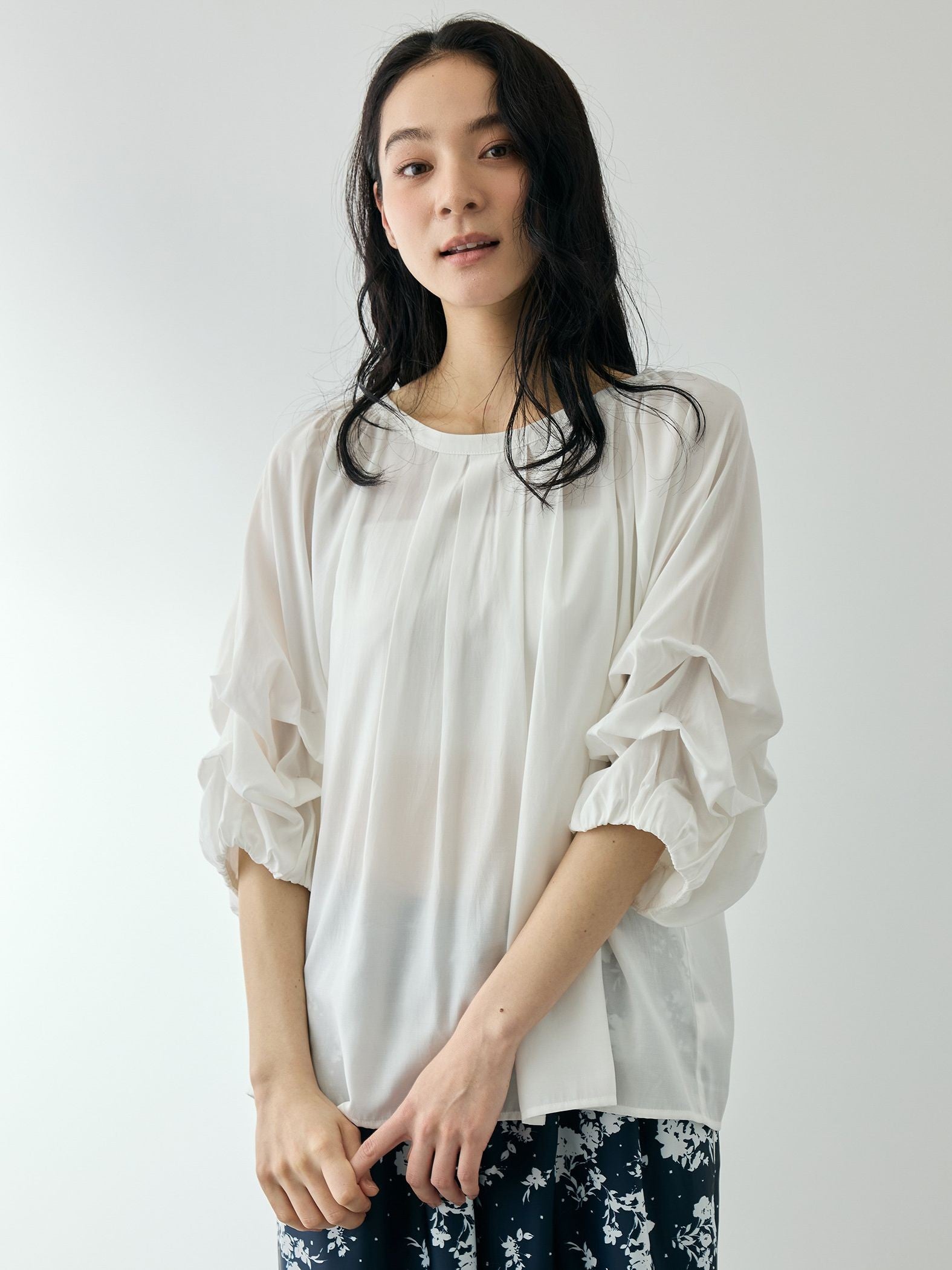 ホイップタックスリーブブラウス