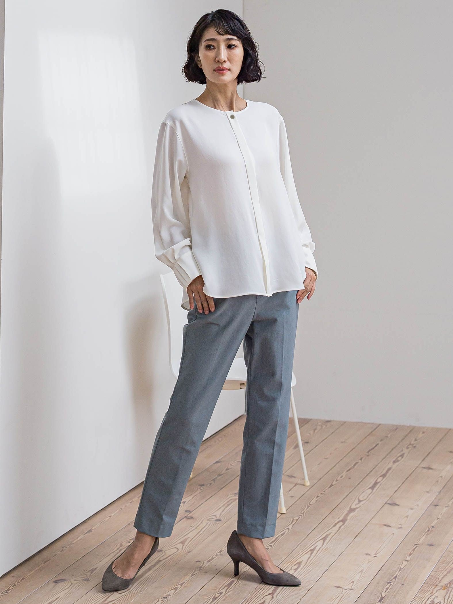 メランジツイルノーカラーブラウス