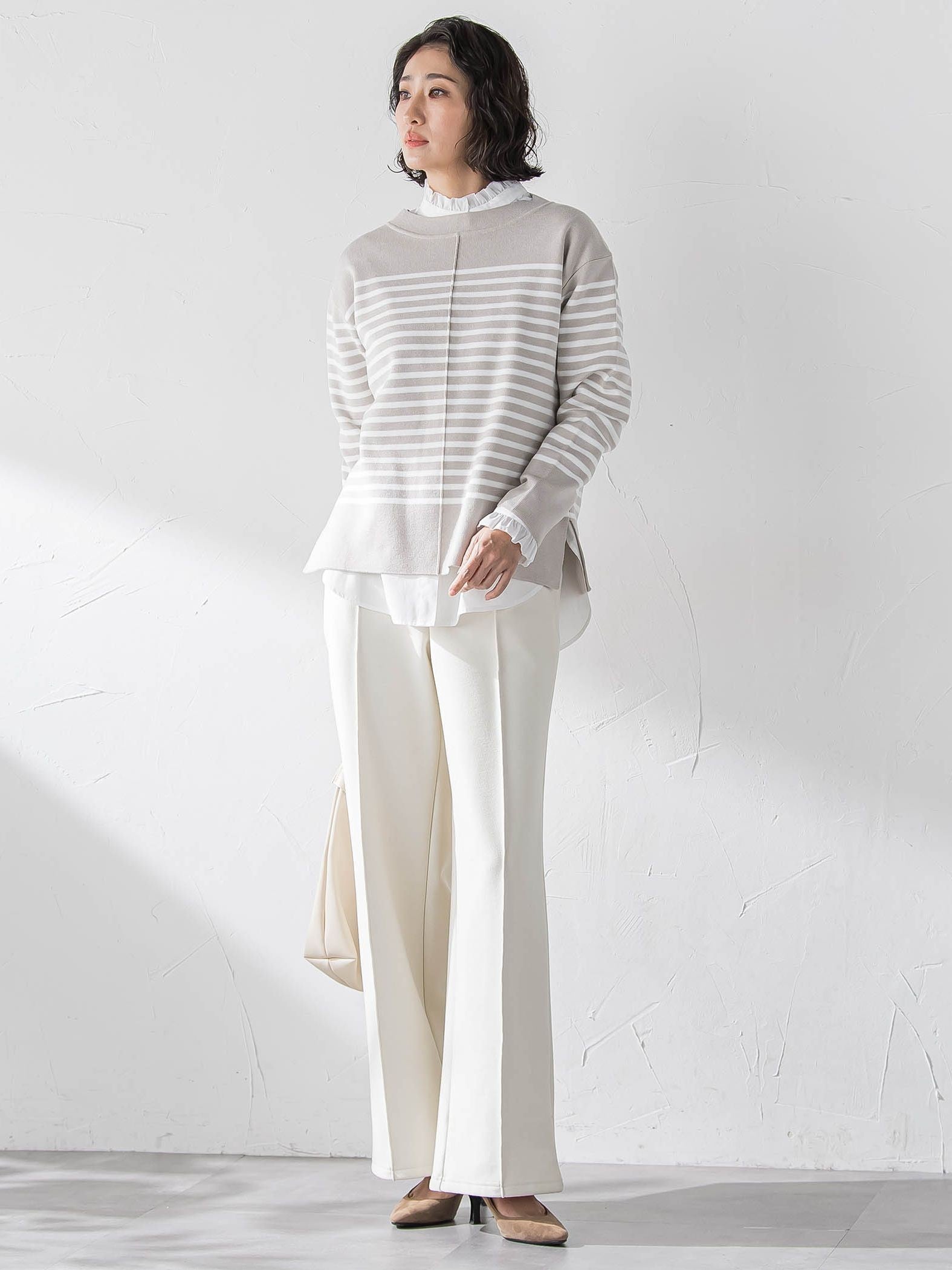 ネックフリルブラウス