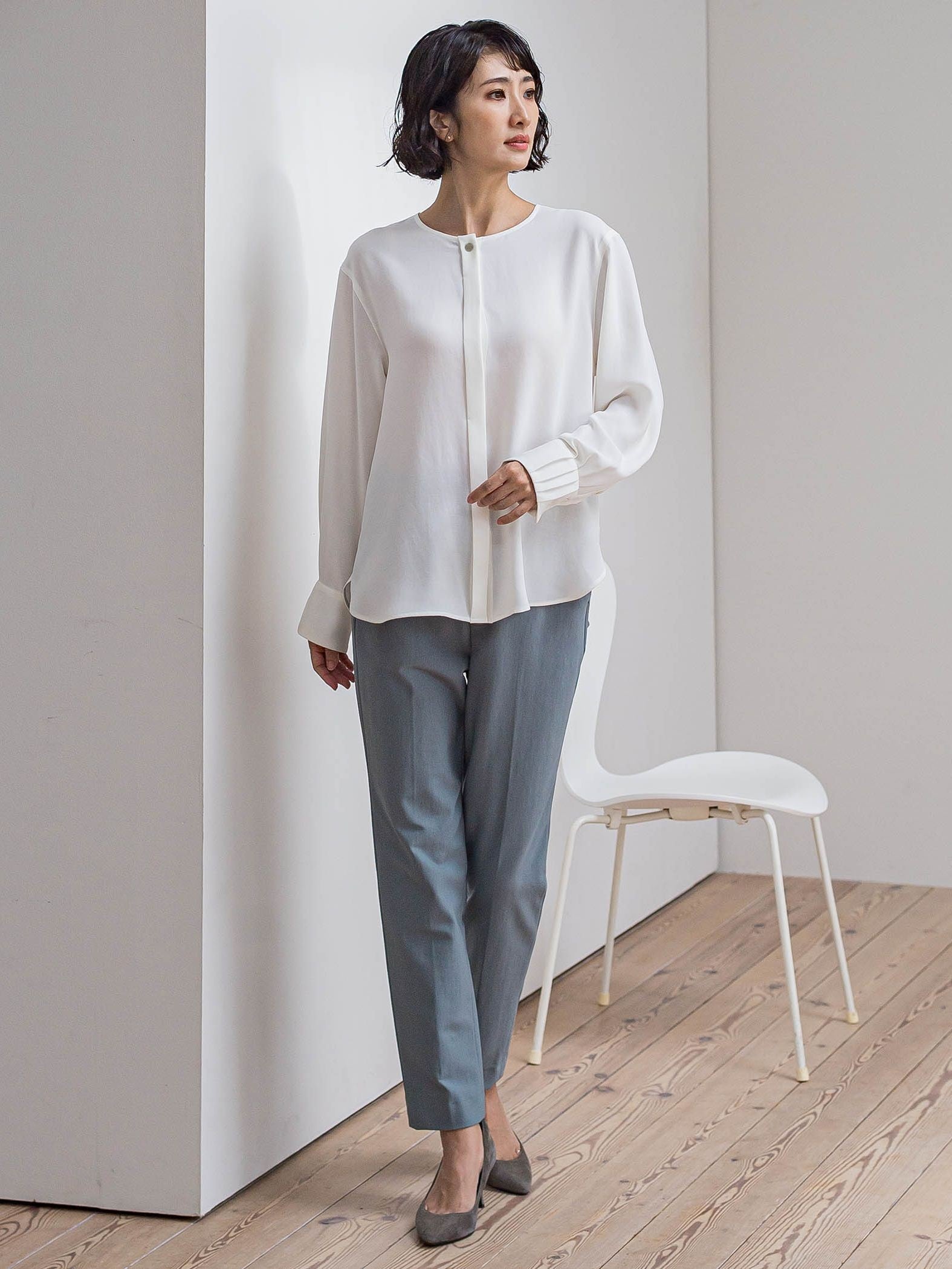 メランジツイルノーカラーブラウス