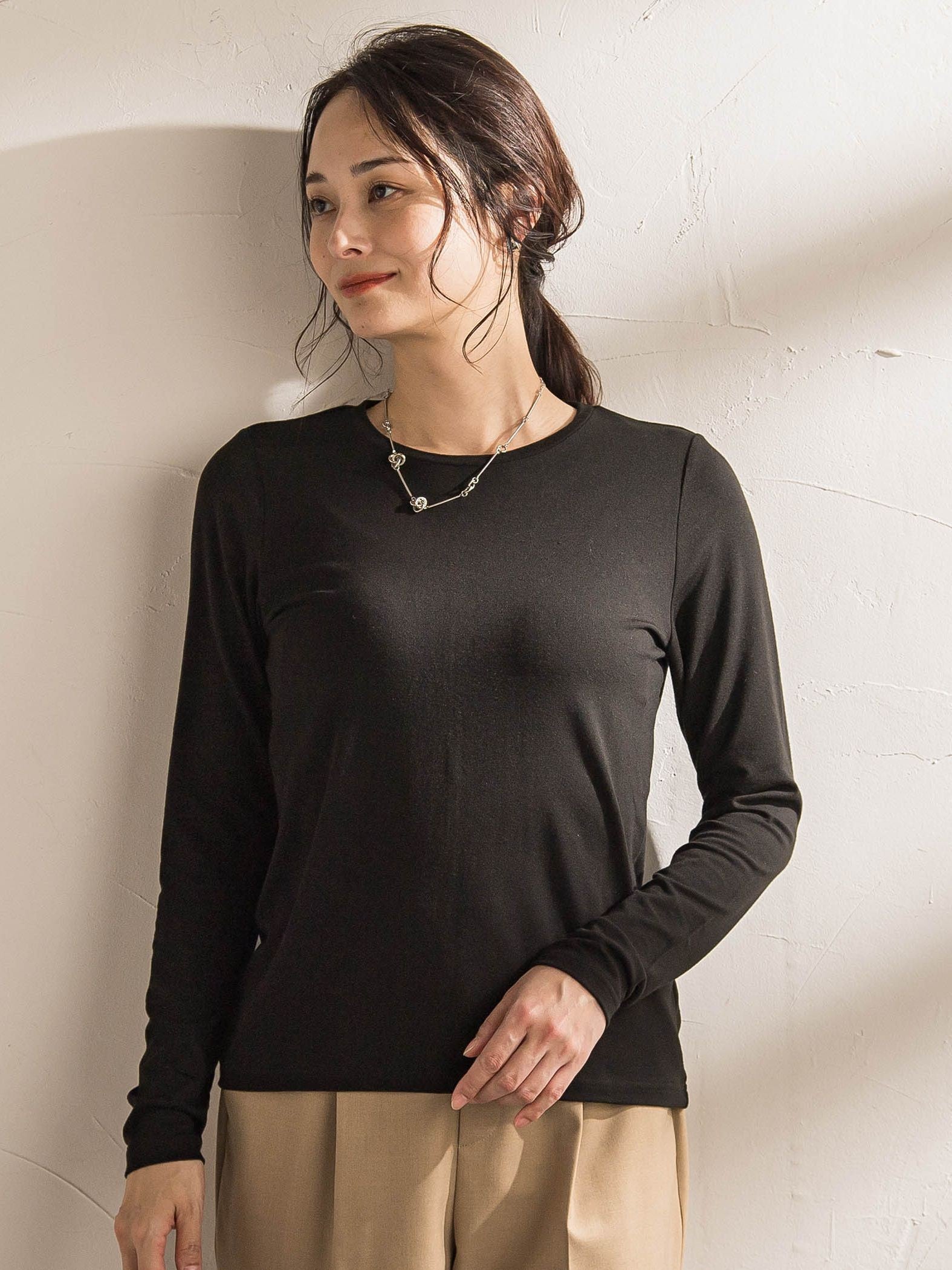 【WEB限定】吸湿発熱スムースタッチカットソー