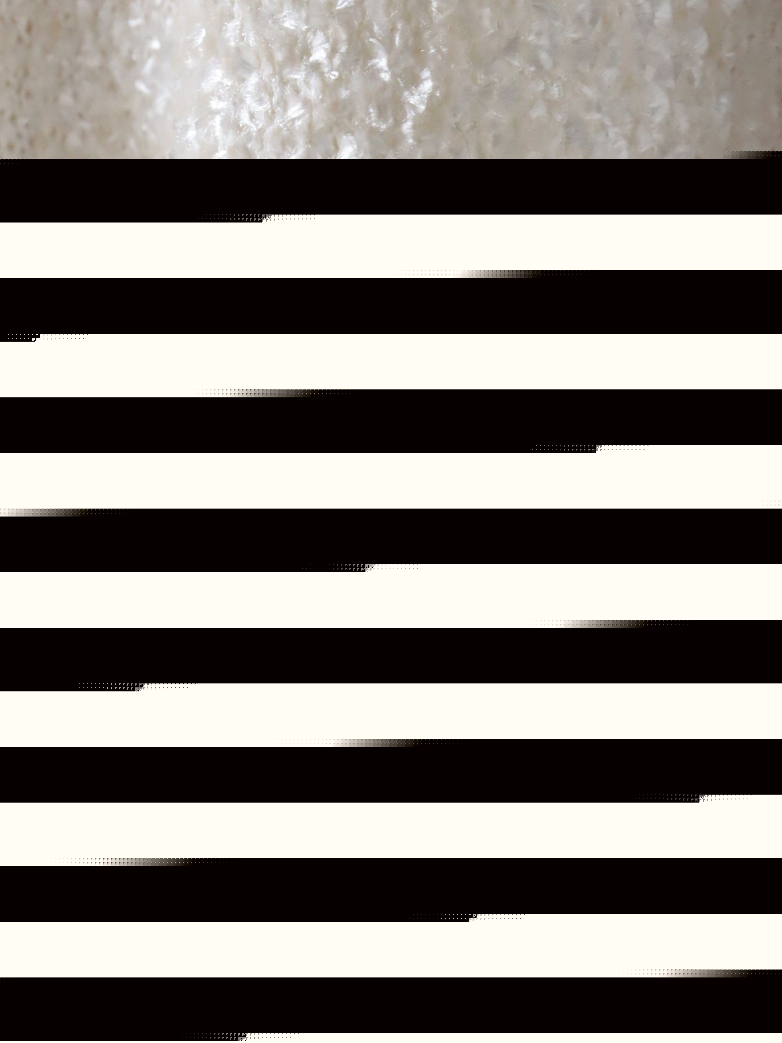 ツヤモールVネックニット