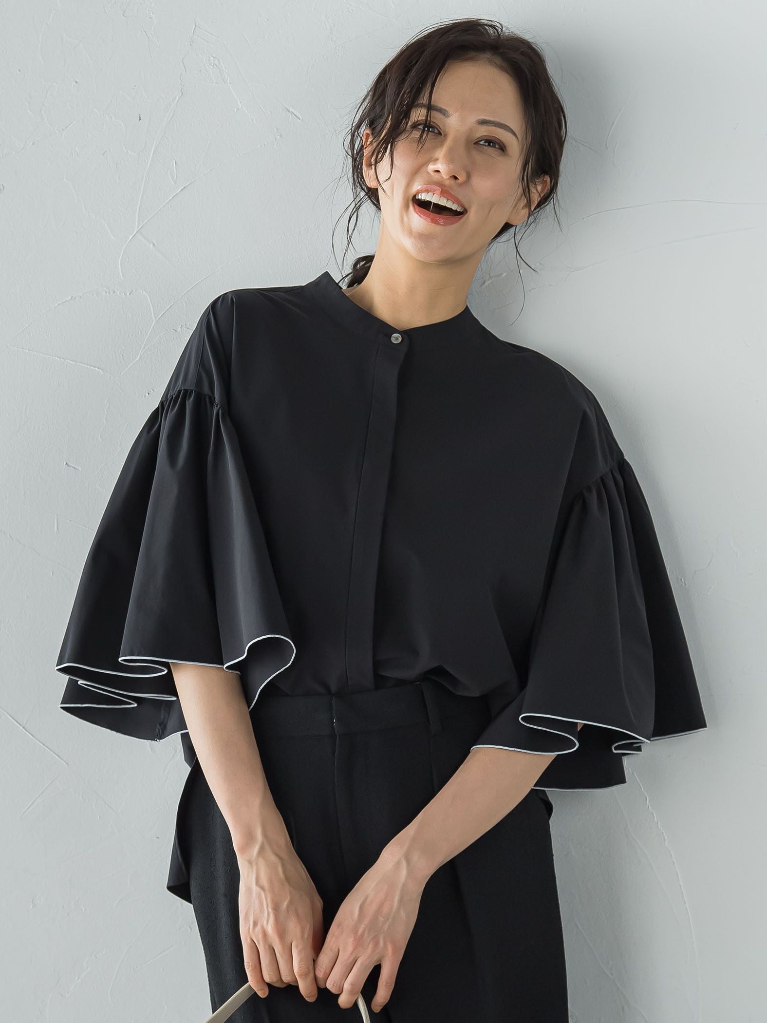 ストレッチフレアスリーブブラウス≪洗濯機で洗える≫