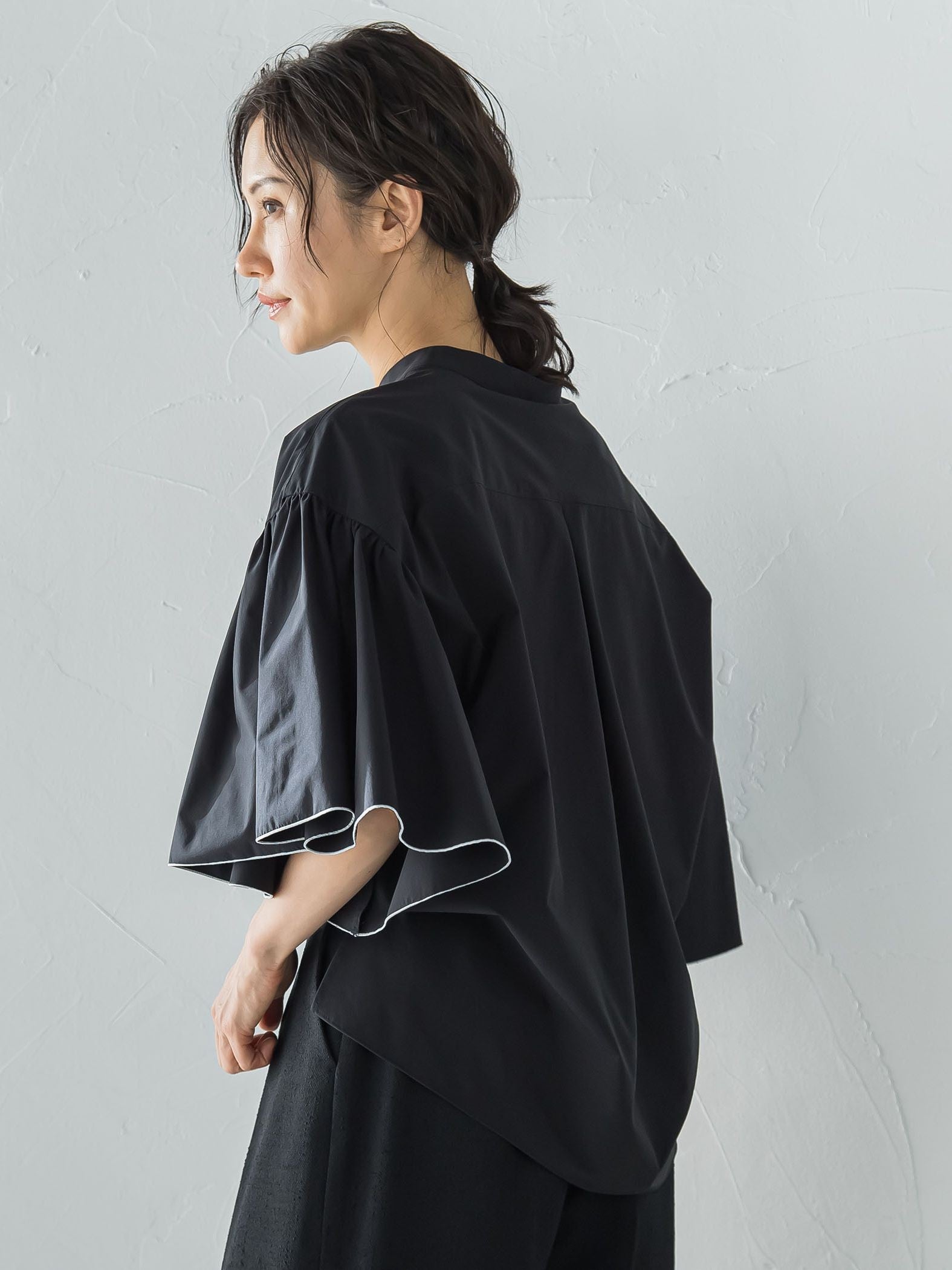 ストレッチフレアスリーブブラウス≪洗濯機で洗える≫