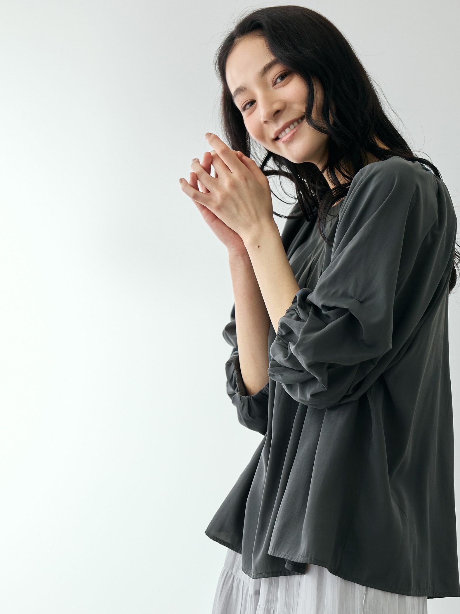 ホイップタックスリーブブラウス