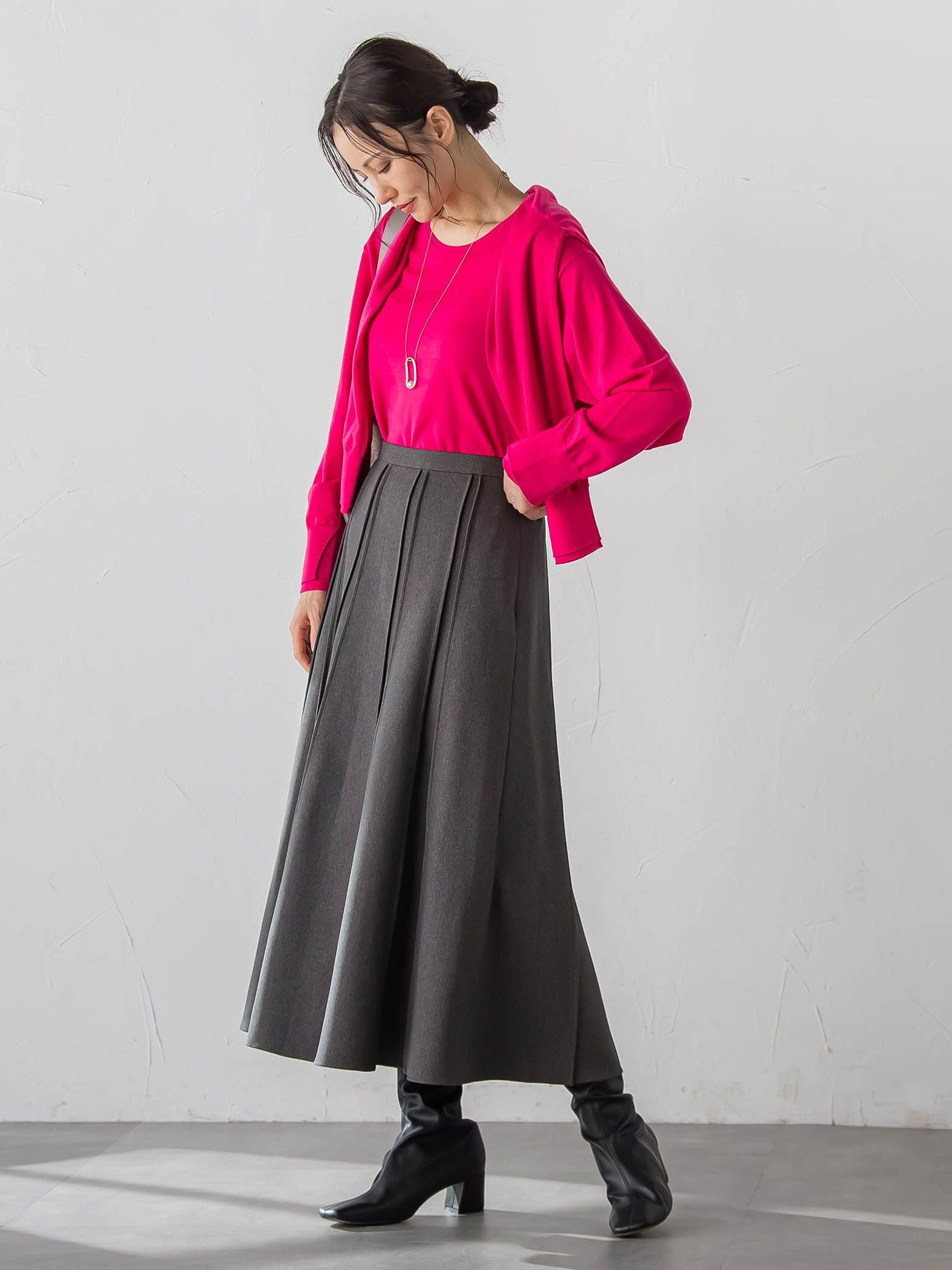 ポリエステルサージピンタックスカート