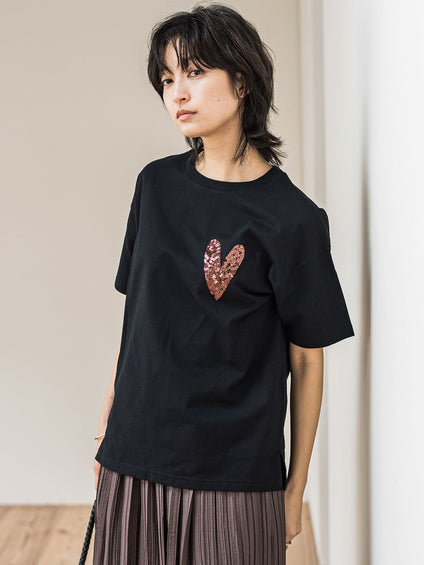 スパンコールハート刺繍Tシャツ≪洗濯機で洗える≫