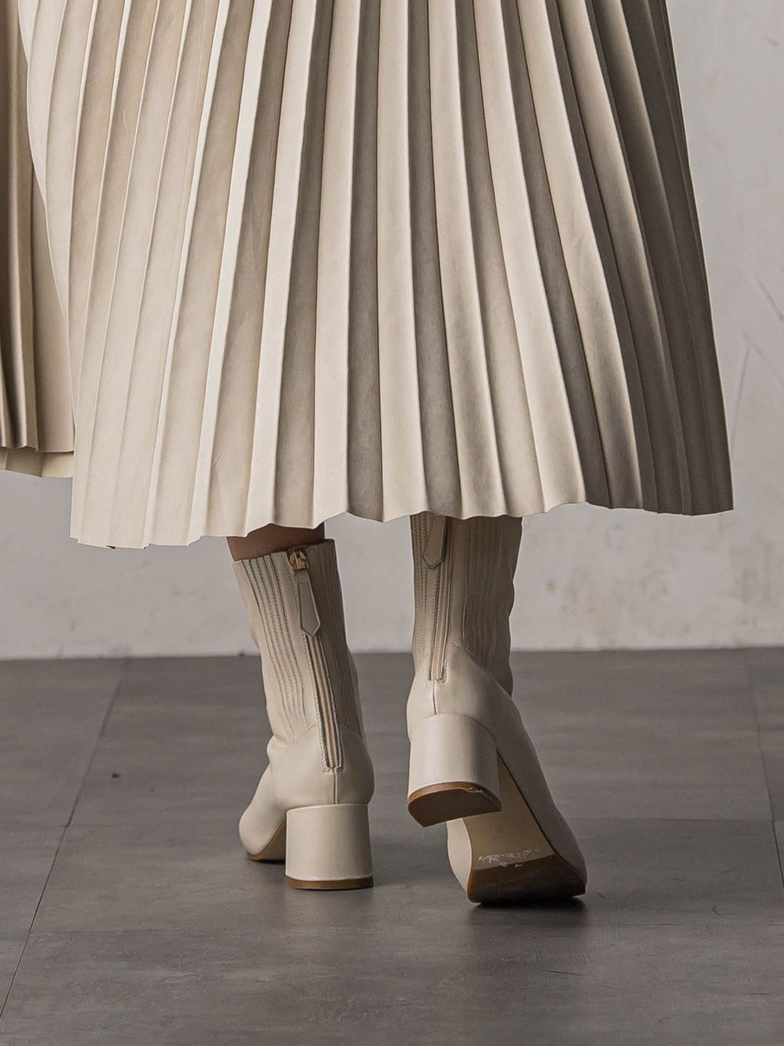 【MOHI】ショートブーツ