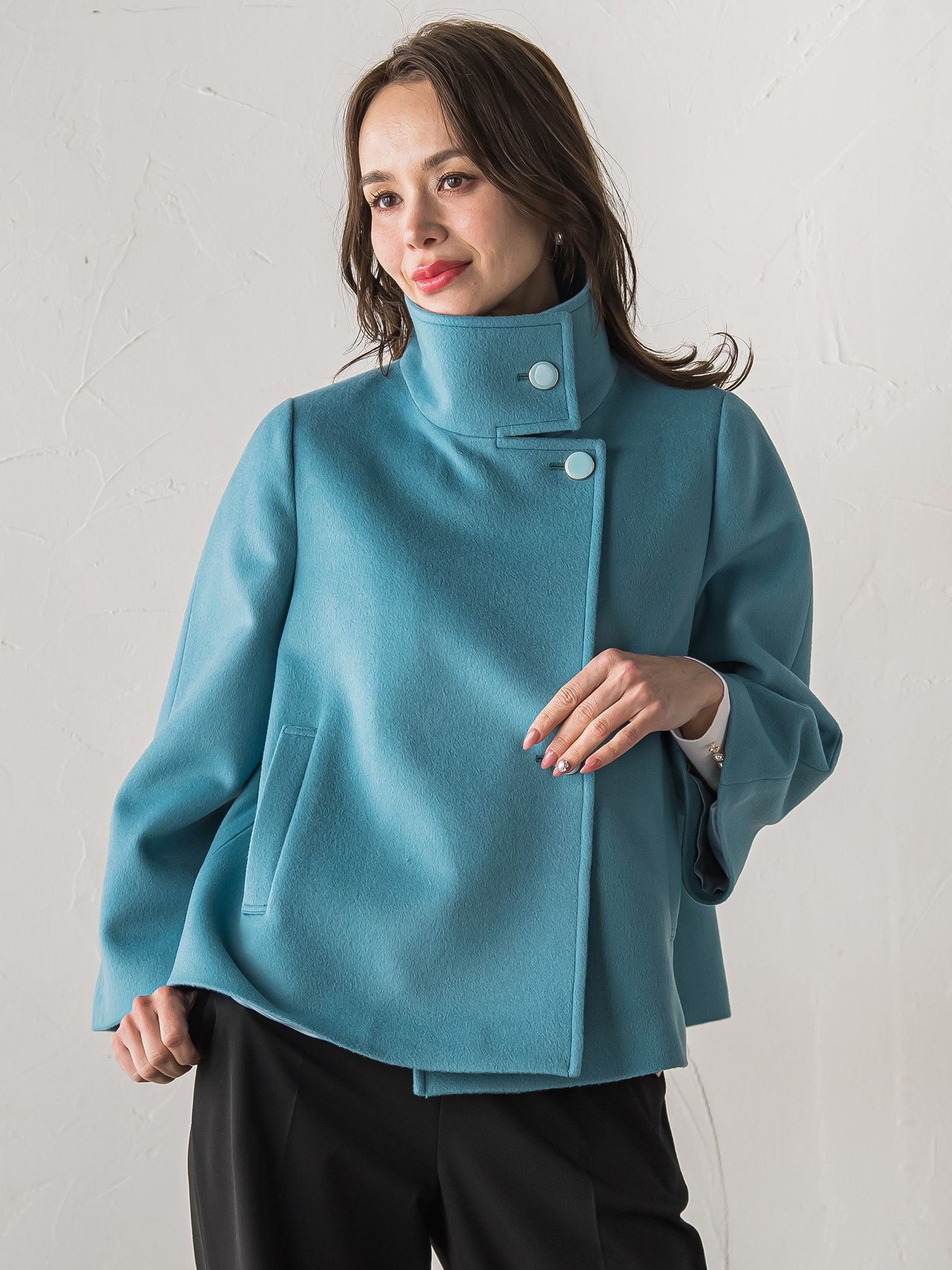 スタンドカラーショートコート