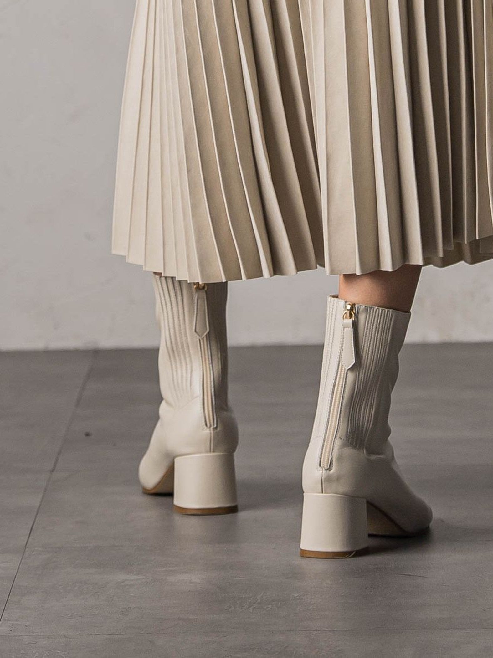 【MOHI】ショートブーツ