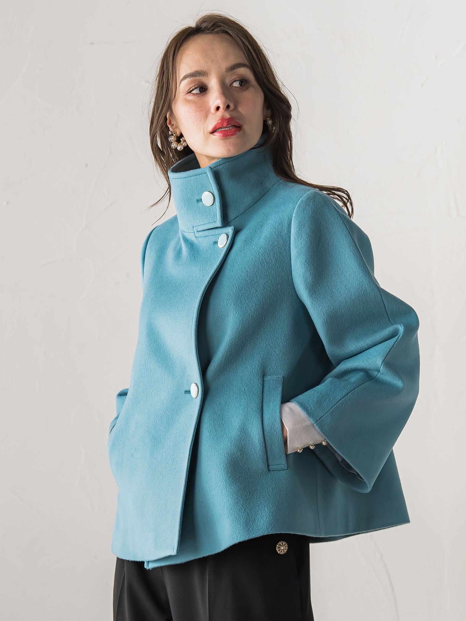 スタンドカラーショートコート