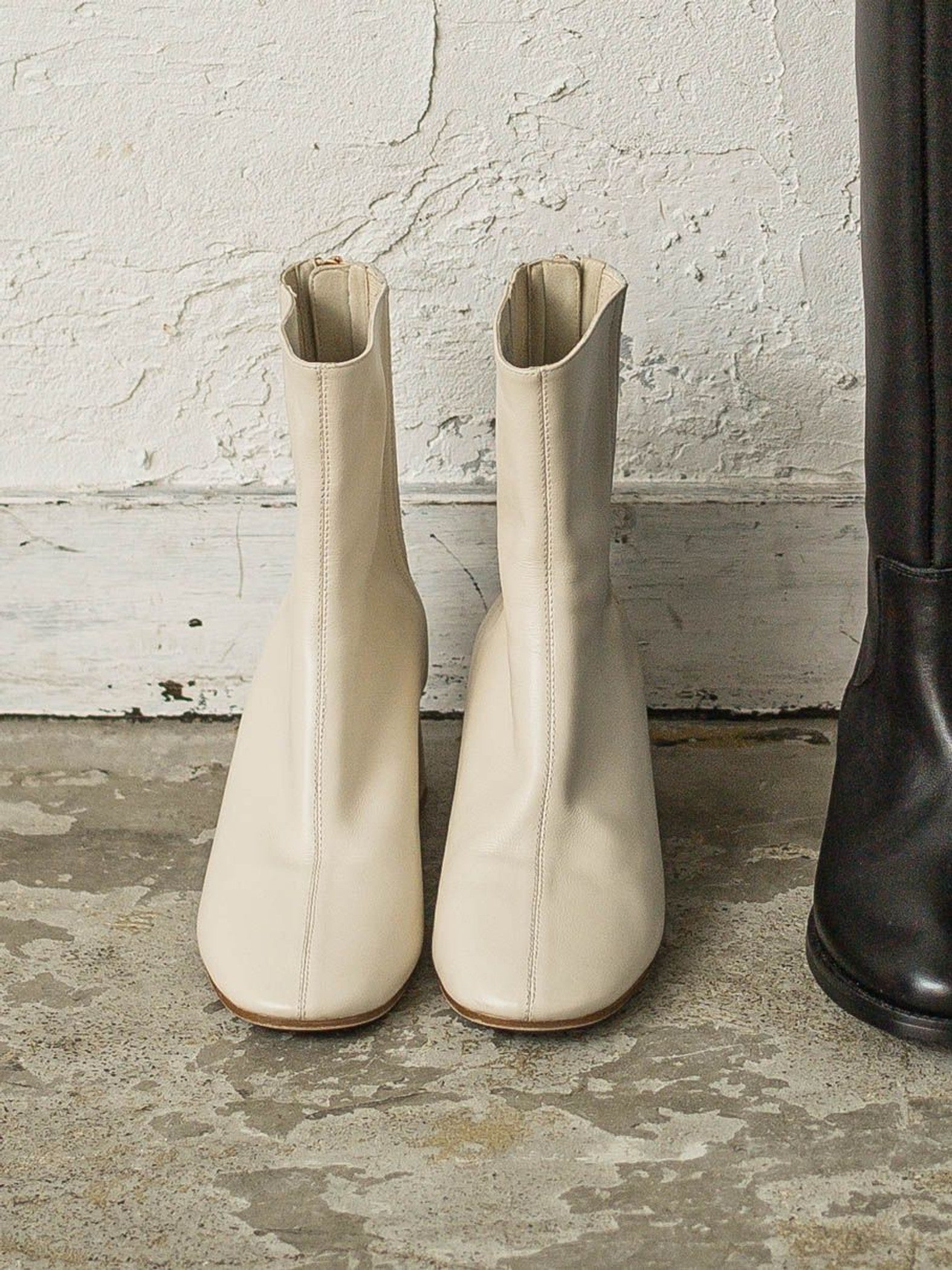 【MOHI】ショートブーツ