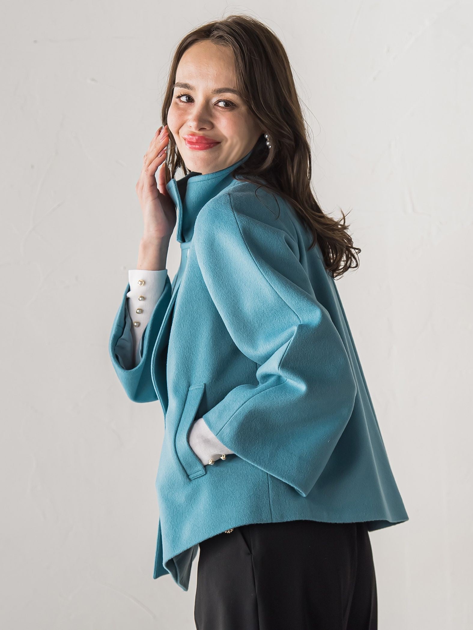 スタンドカラーショートコート