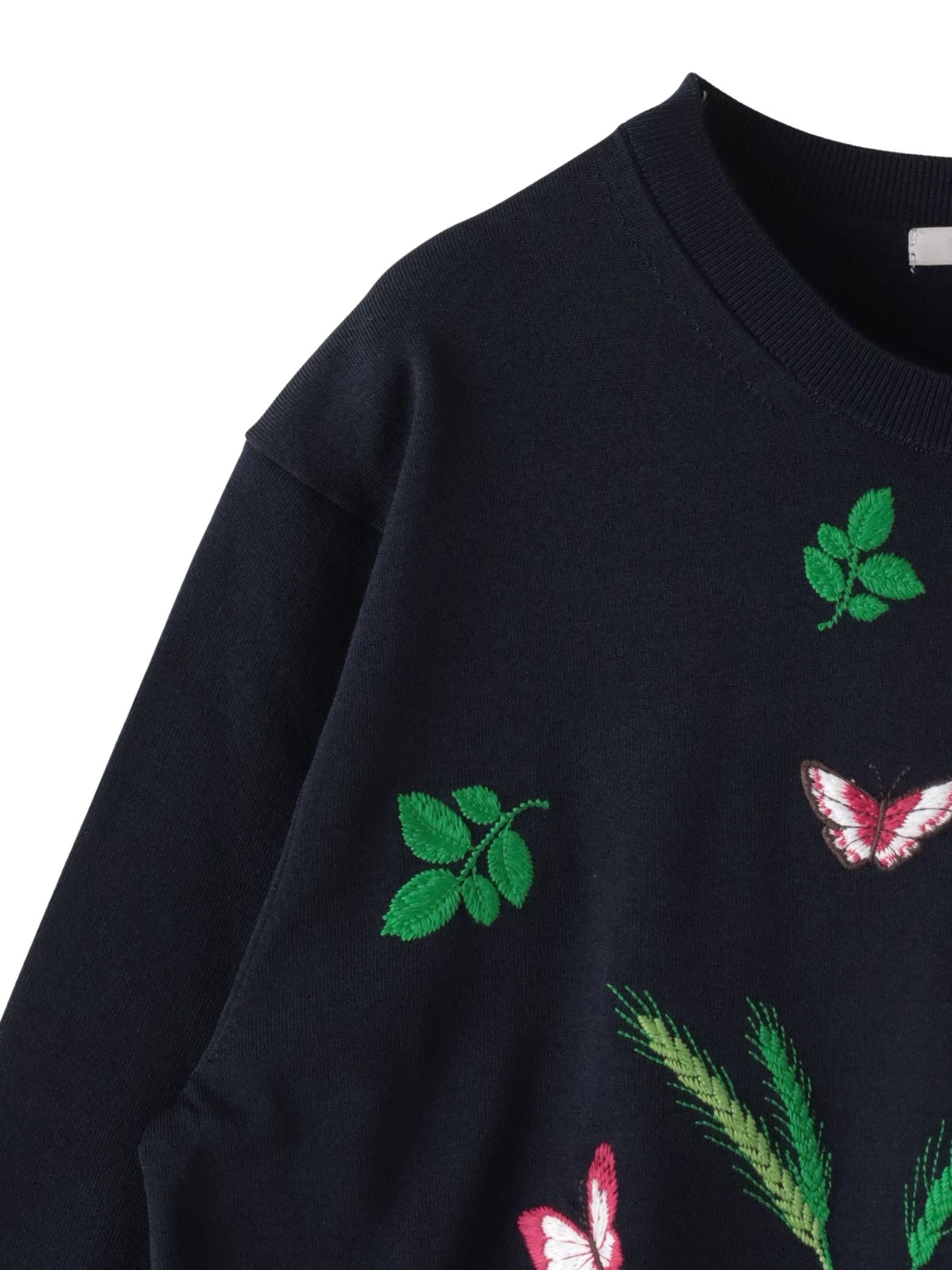 バタフライ刺繍ニット≪手洗い可能≫