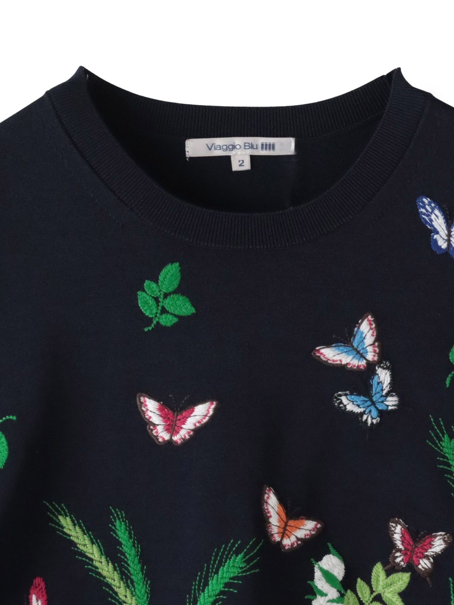 バタフライ刺繍ニット≪手洗い可能≫