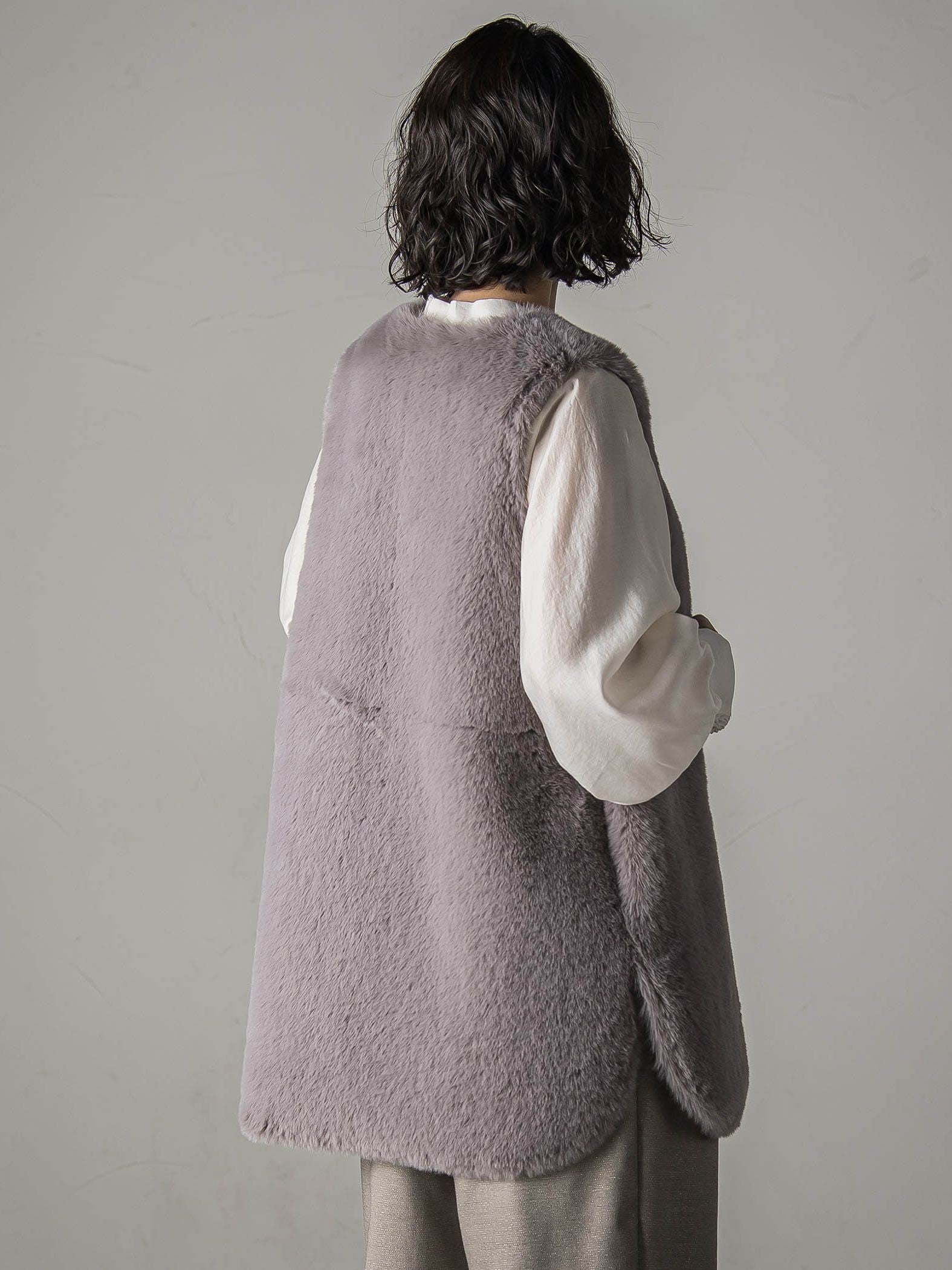 【biyori】”表も裏も主役”リバーシブルフェイクファーベスト