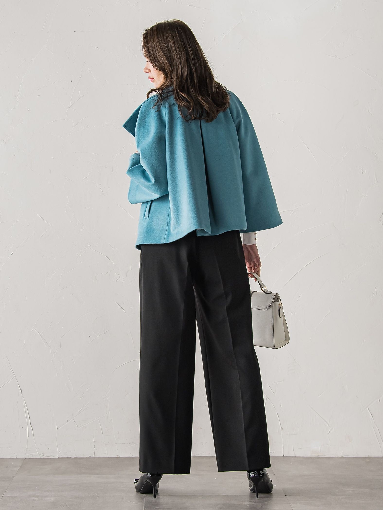 スタンドカラーショートコート