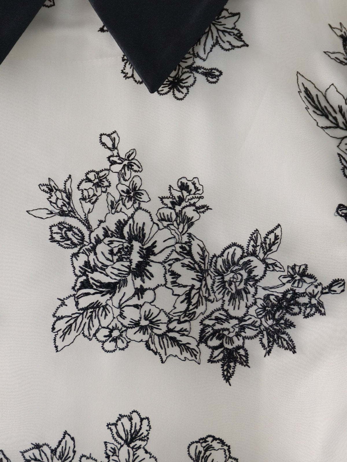 ブーケ刺繍オーガンジーブラウス
