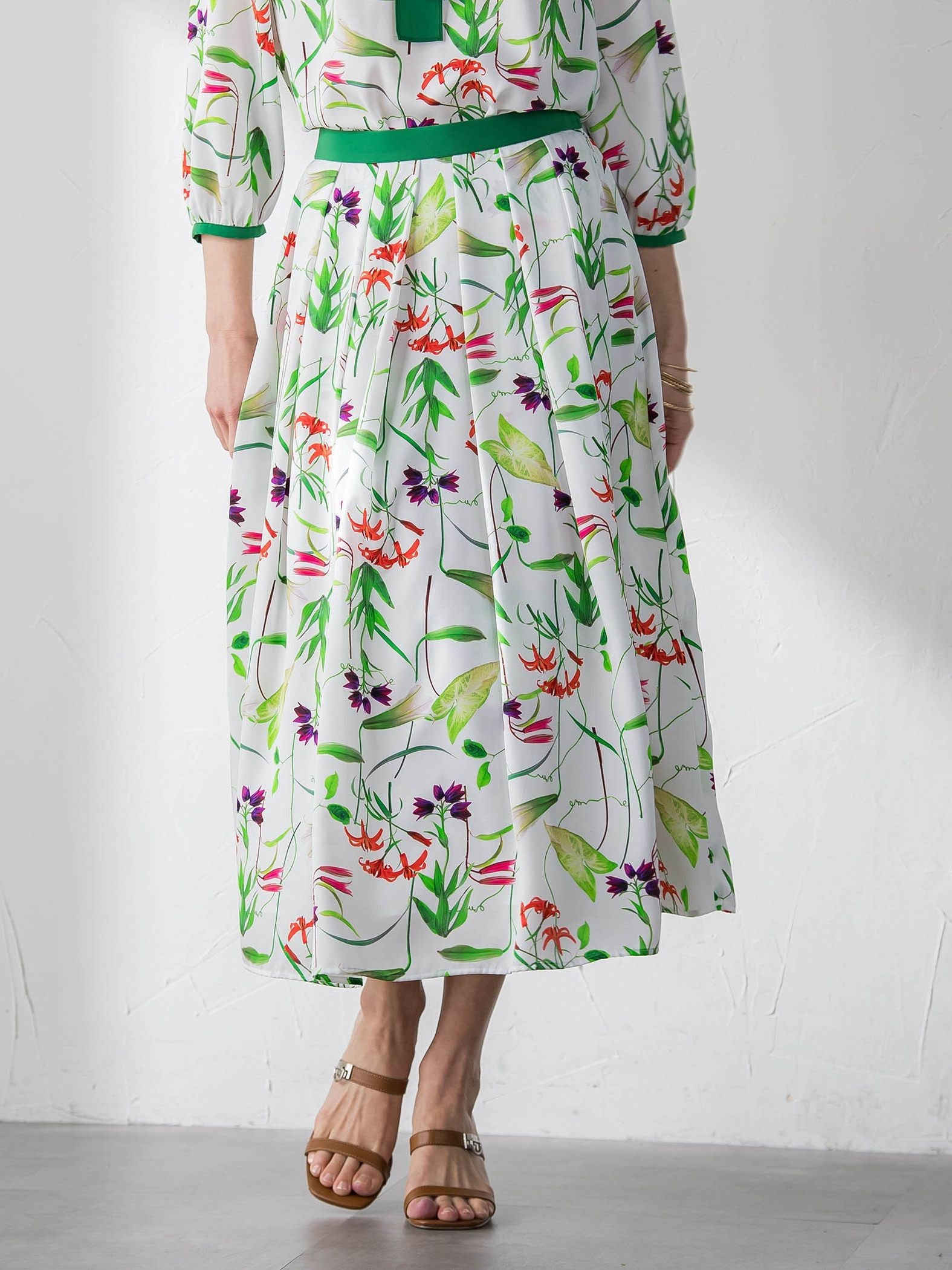 【KEITA KAWASAKI × Viaggio Bluコラボ】リリープリントスカート