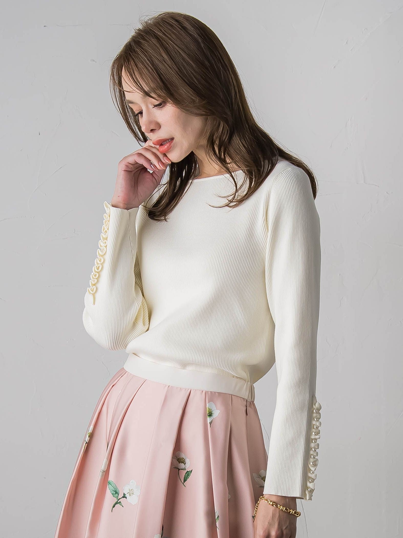 袖フリルパールリブニット