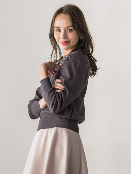 【新色追加】襟ビジューニット