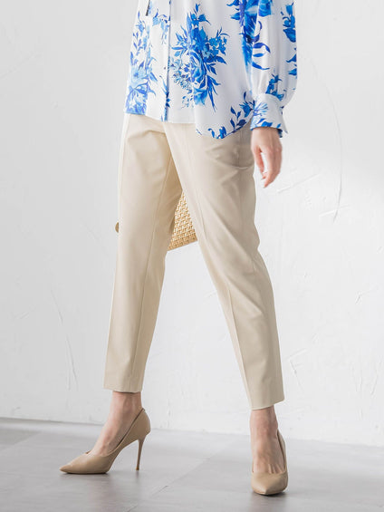 美シルエットテーパードパンツ