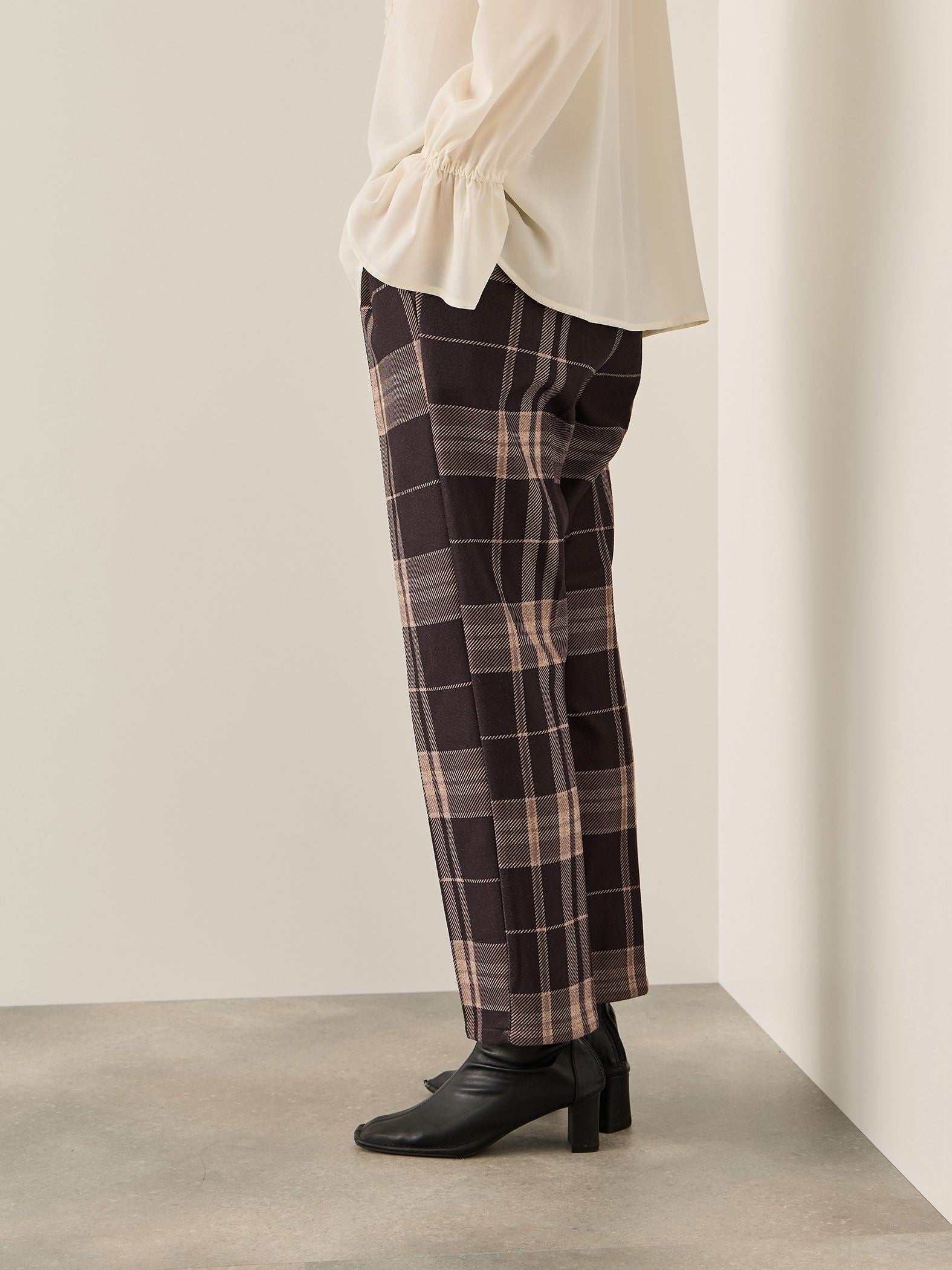 ブラッシュバックストレッチイージーパンツ≪洗濯機で洗える≫