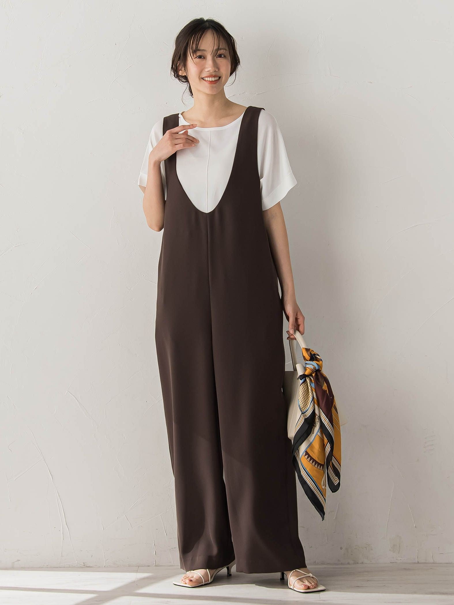 Uネックオールインワン