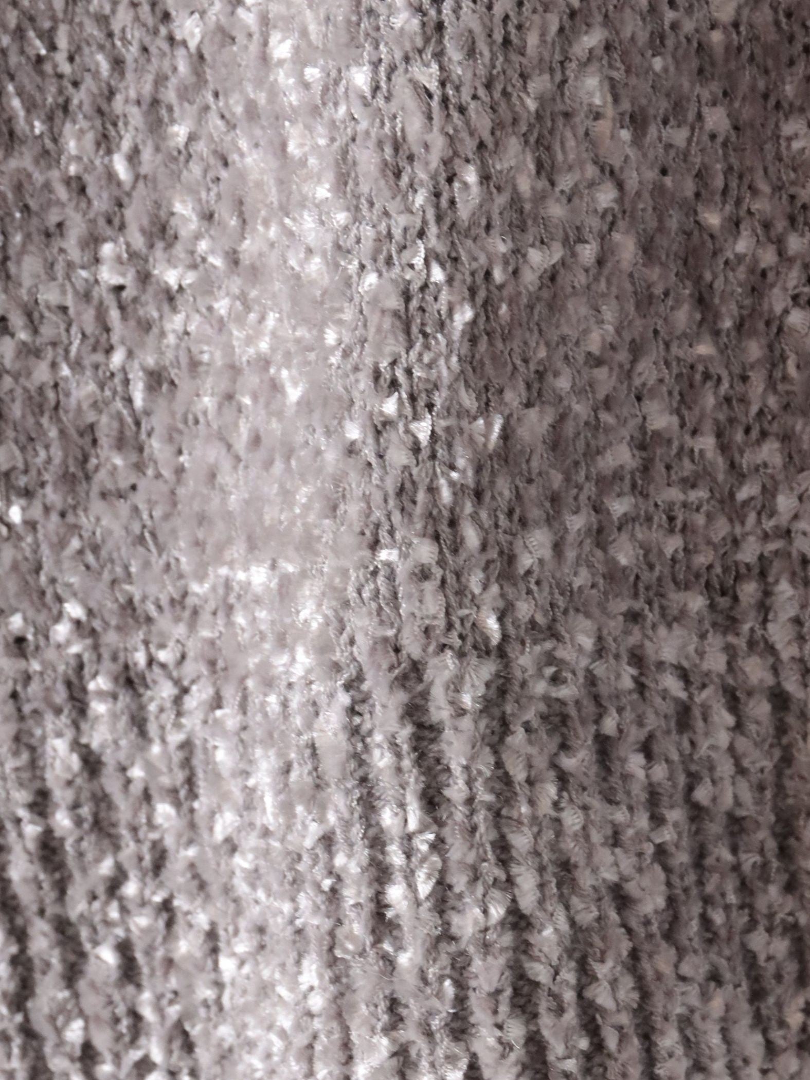 【大きいサイズ】ツヤモールVネックニット