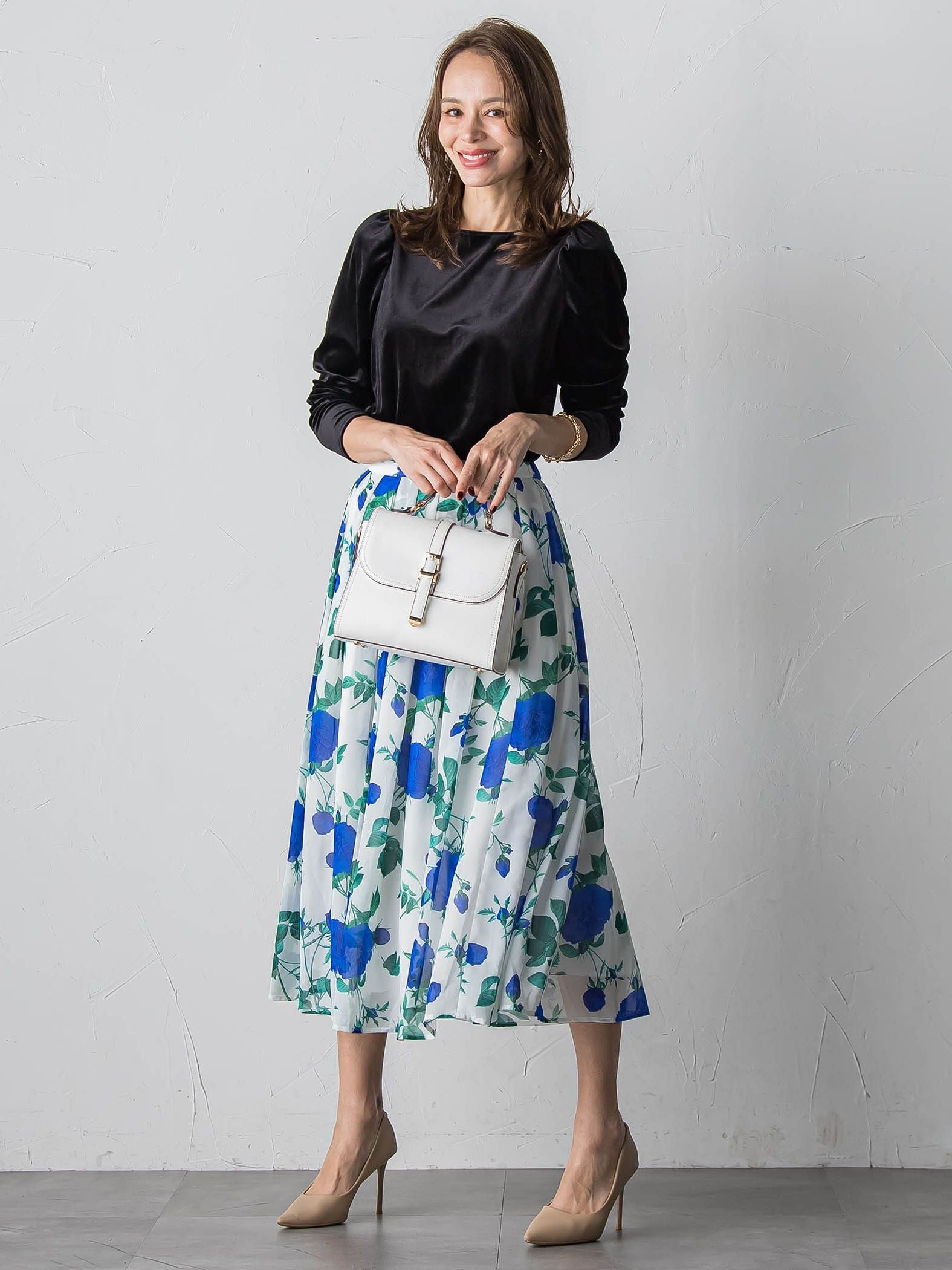 パフ袖ベロアカットソー≪手洗い可能≫