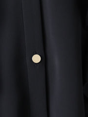 サテンフリルブラウス