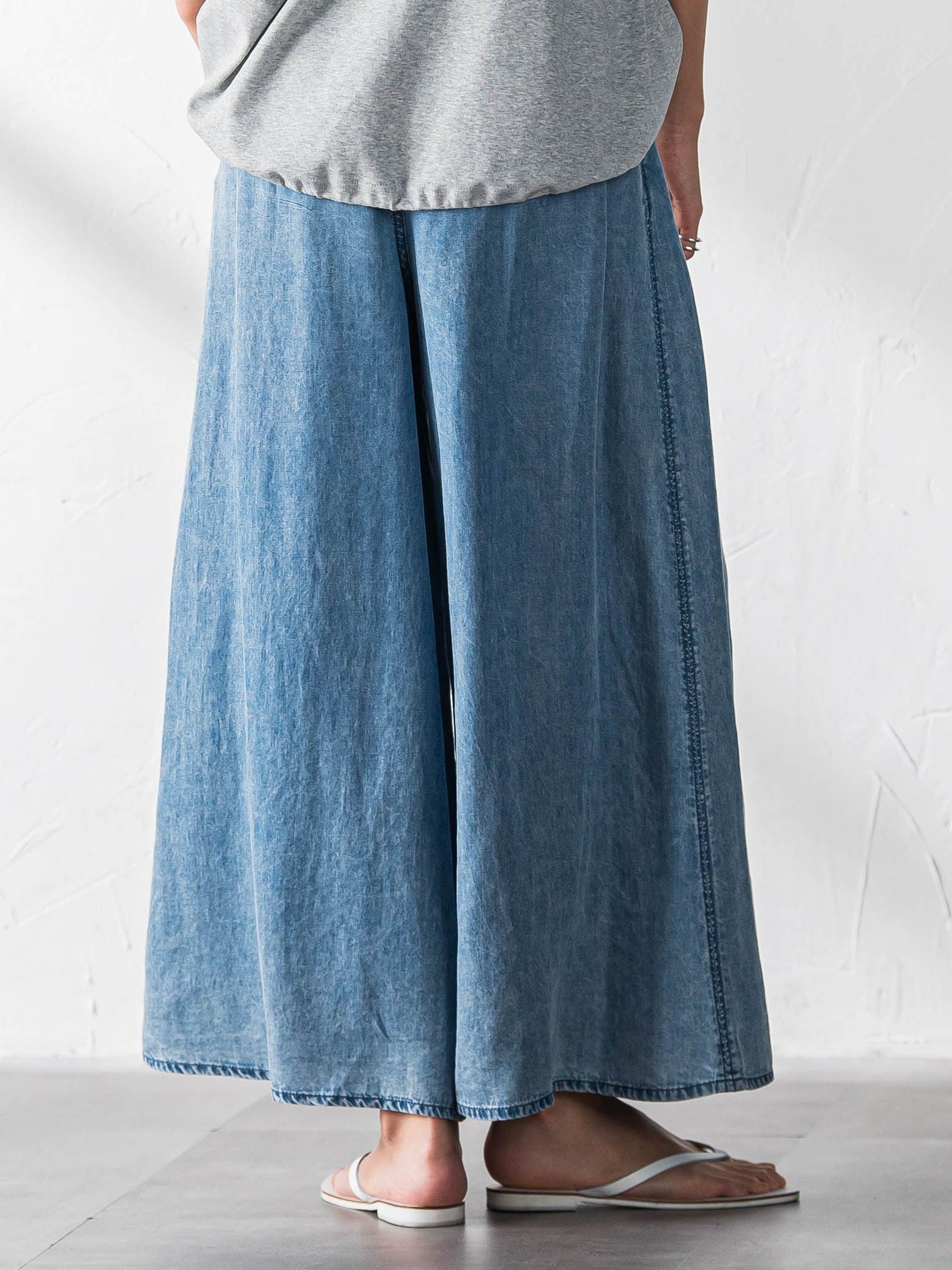 ゆれるデニムフレアパンツ