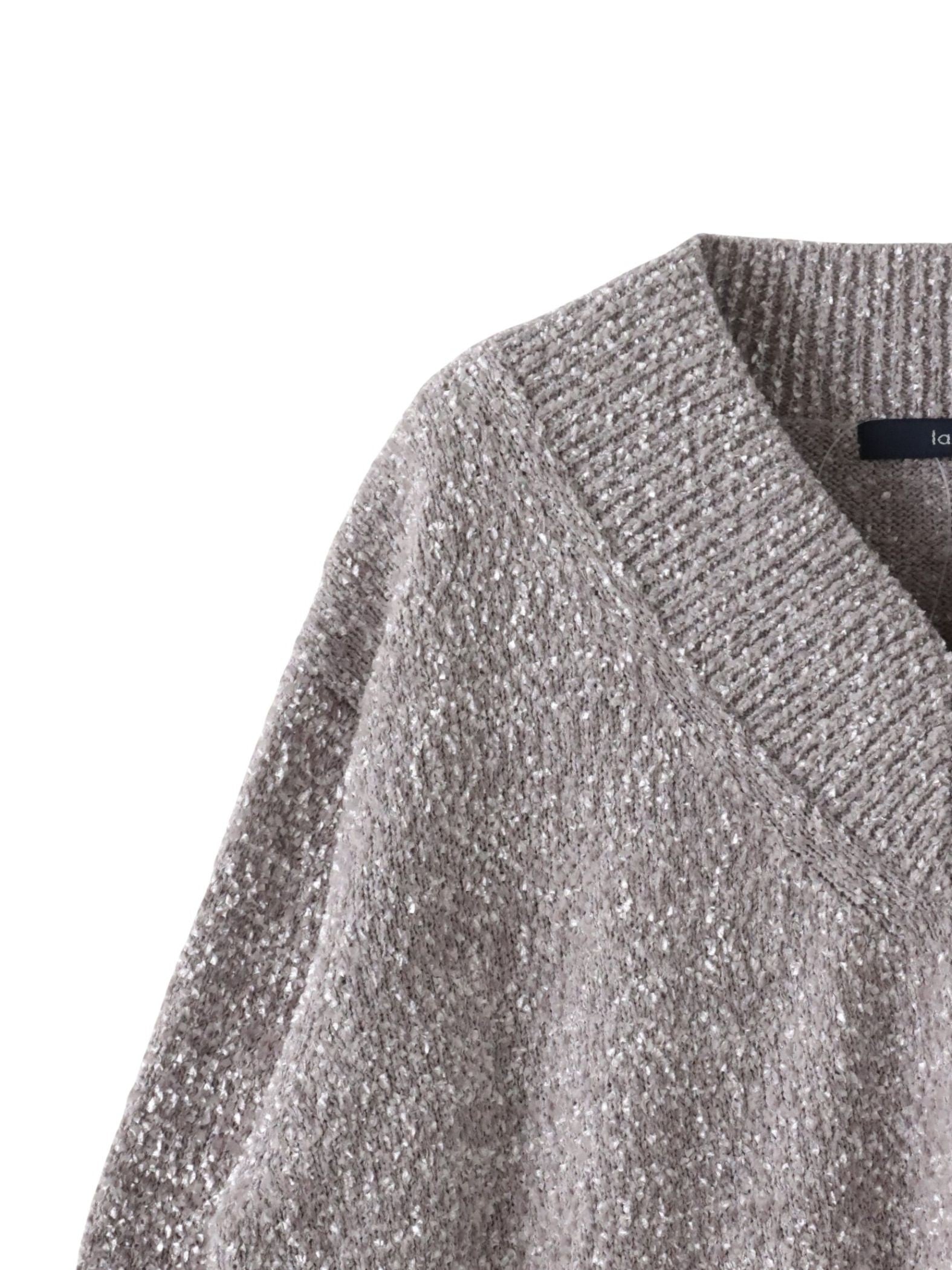 ツヤモールVネックニット