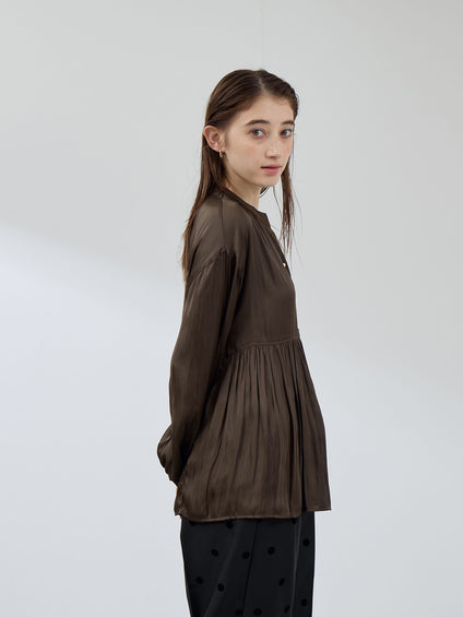 割繊サテンキーネックペプラムブラウス≪手洗い可能≫