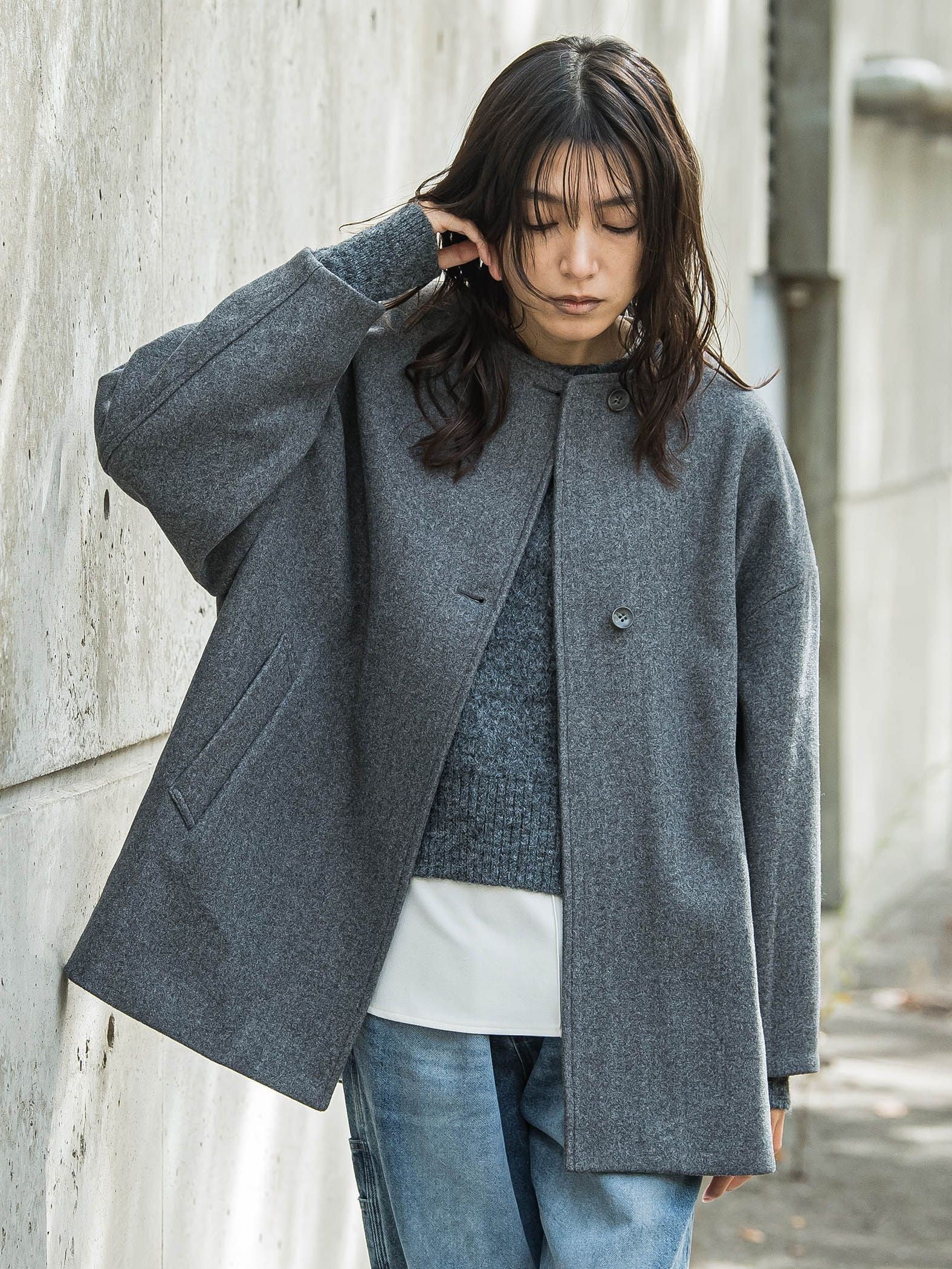 ライトジャージメルトンノーカラーミドルコート