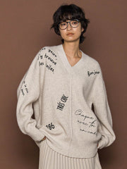 メッセージ刺繍Vネックニットプルオーバー≪手洗い可能≫