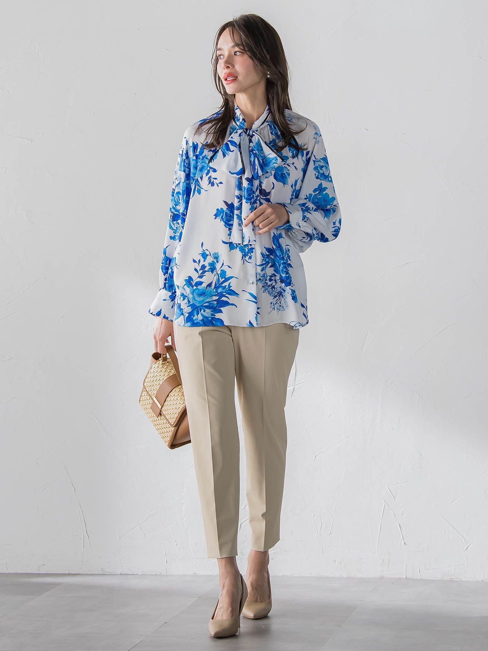 美シルエットテーパードパンツ