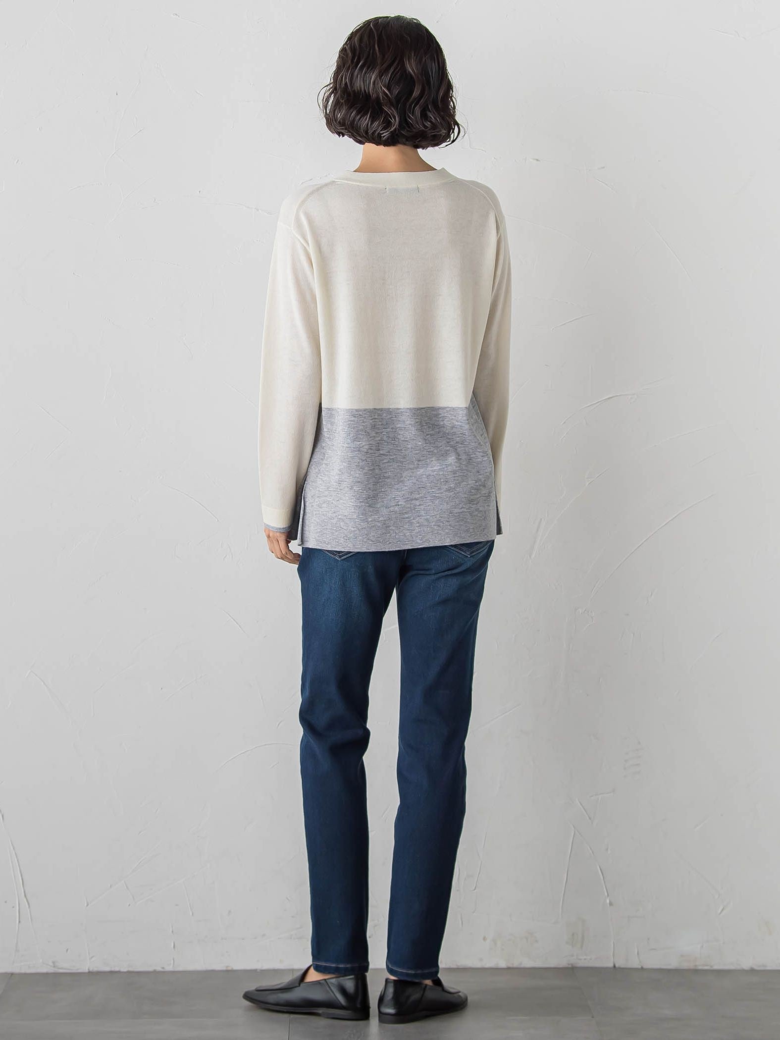 ファインウールVネックニット